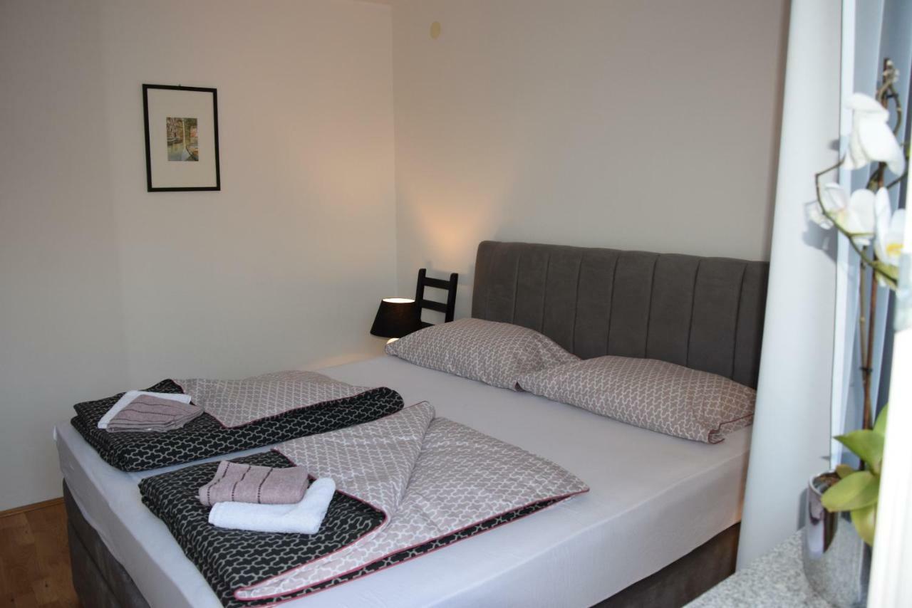 App Lu 5 Apartment
