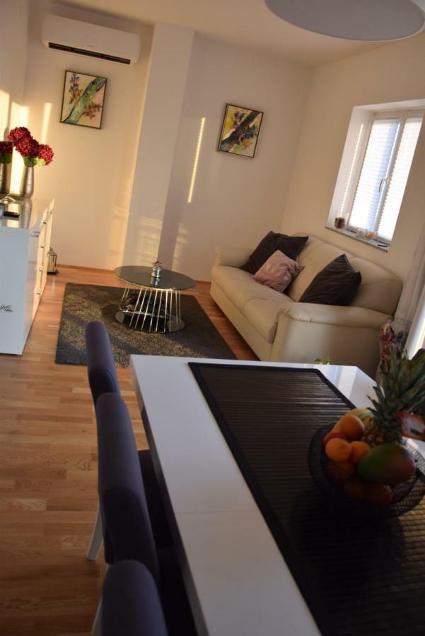 App Lu 5 Apartment *