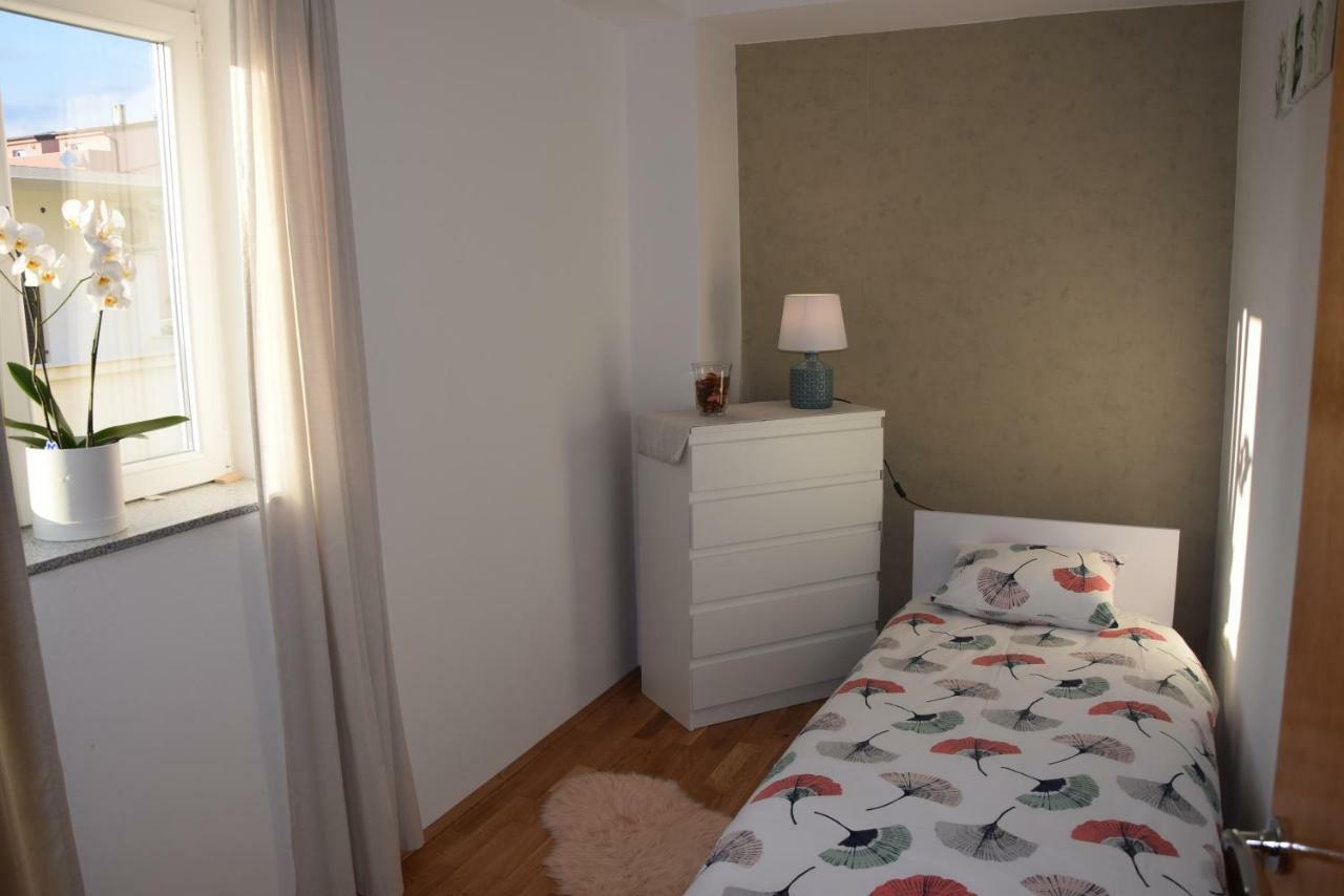 App Lu 5 Apartment
